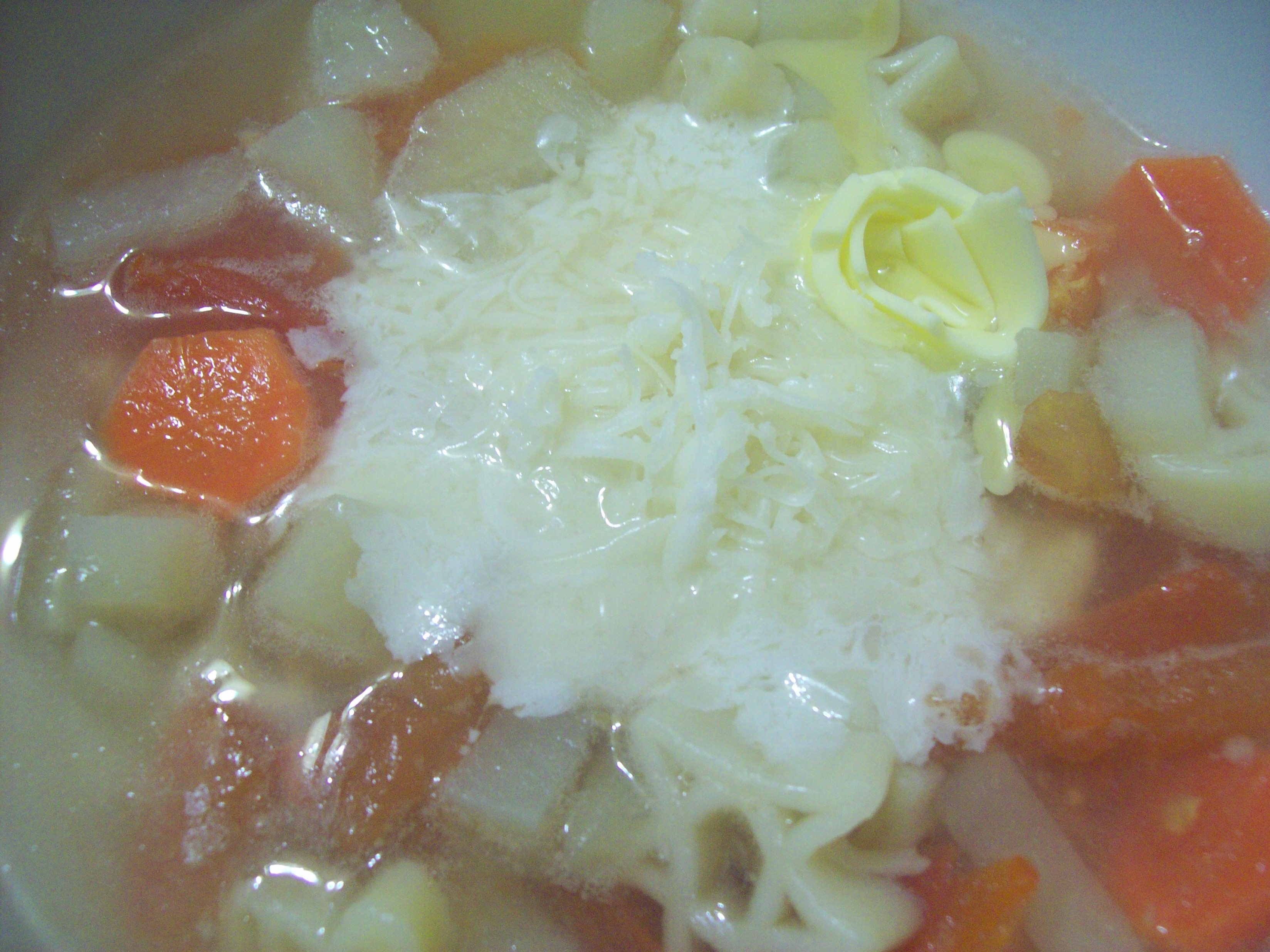 Сырно-сливочный суп с овощами.